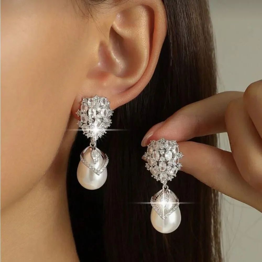 Elegant Silver Pearl Earrings R231